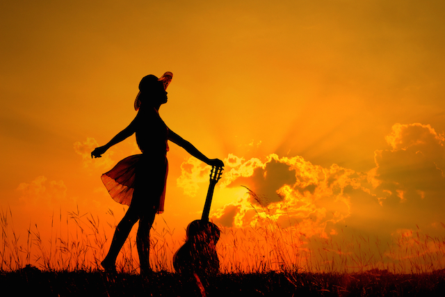 Woman-with-Guitar